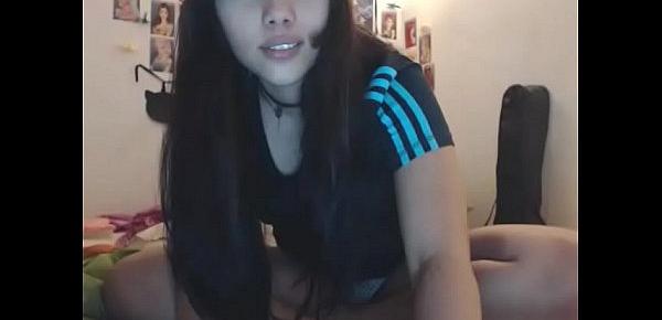  Dorm girl played porn webcam show